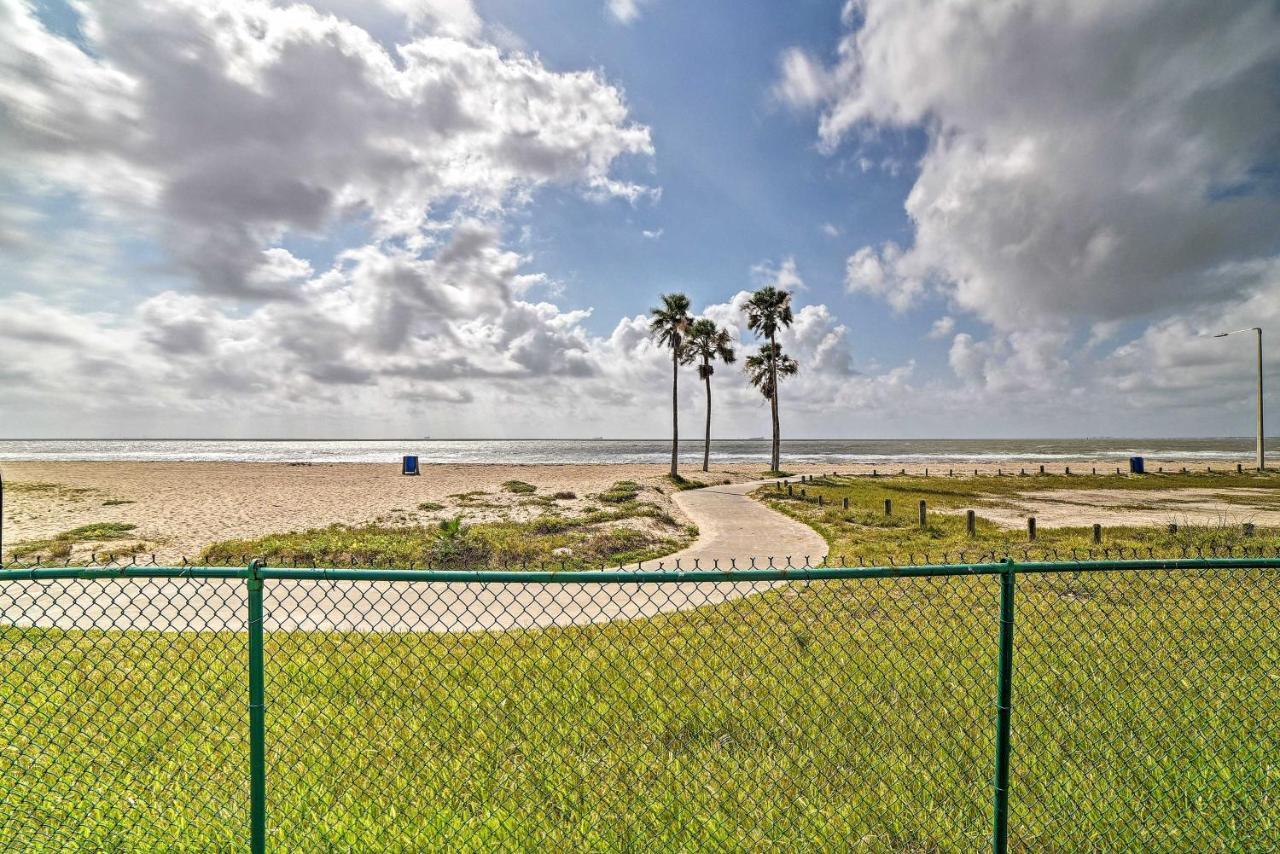 Updated Front Beach Condo With Resort Amenities! Корпус-Кристи Экстерьер фото