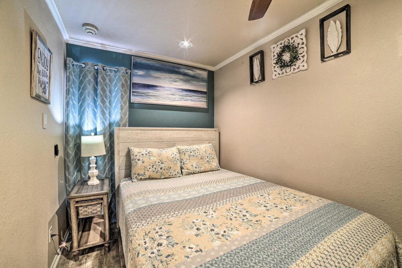 Updated Front Beach Condo With Resort Amenities! Корпус-Кристи Экстерьер фото