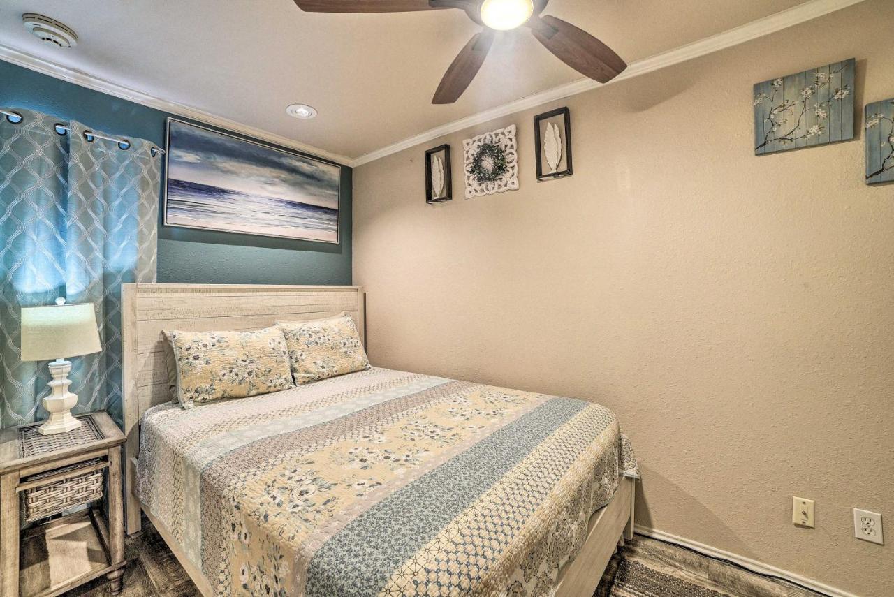 Updated Front Beach Condo With Resort Amenities! Корпус-Кристи Экстерьер фото